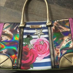 Nicole Lee Pocket book